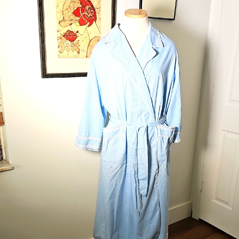 Secret Treasures Soft Blue Checked Lounge Robe. Oversized Small. Tie Big Pockets